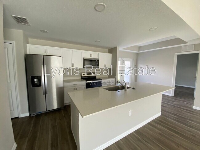 Foto del edificio - 2821 NW 6th Pl