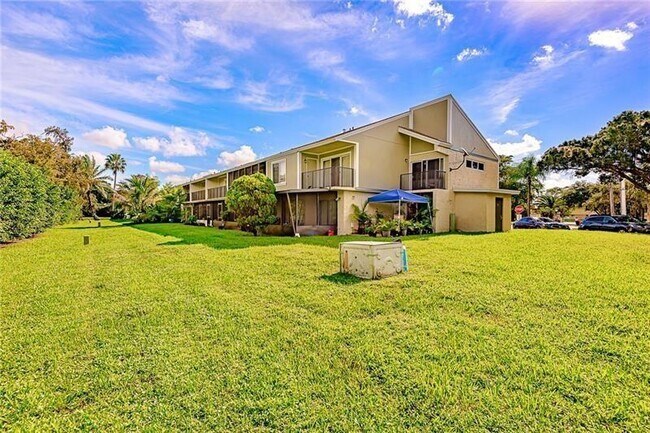 Building Photo - 8131 Lagos de Campo Blvd