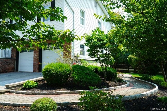 Building Photo - 19 Pittsford Way