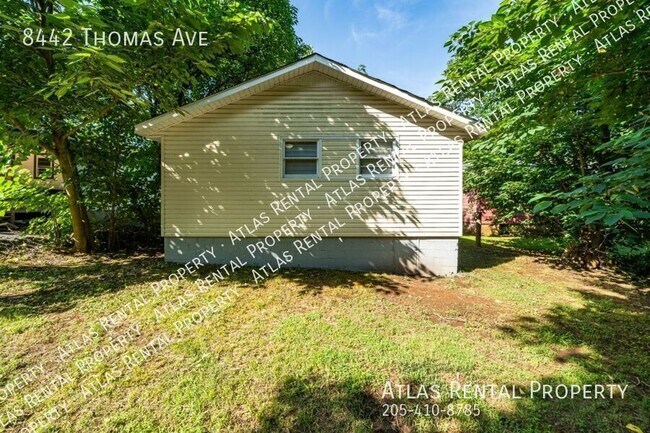 Foto del edificio - 8442 Thomas Ave