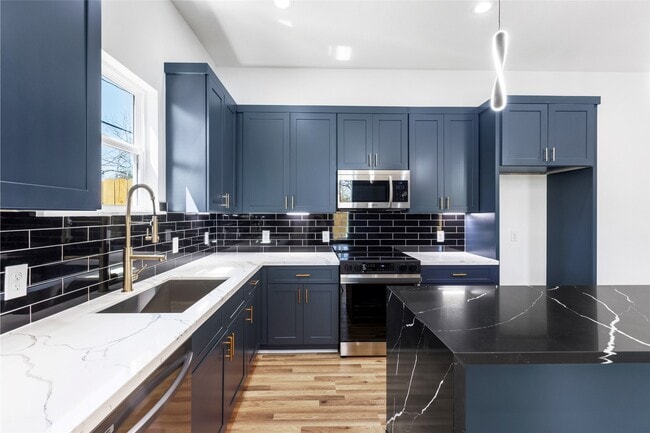 Foto del edificio - 5406 Longmeadow St