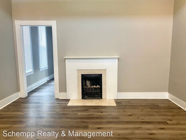 Foto del edificio - 2 br, 1.5 bath House - 2114 W. Burnett Ave