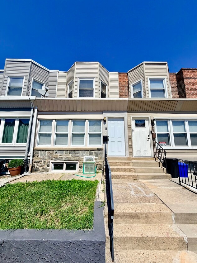 Photo - 2657 Bonnaffon St-