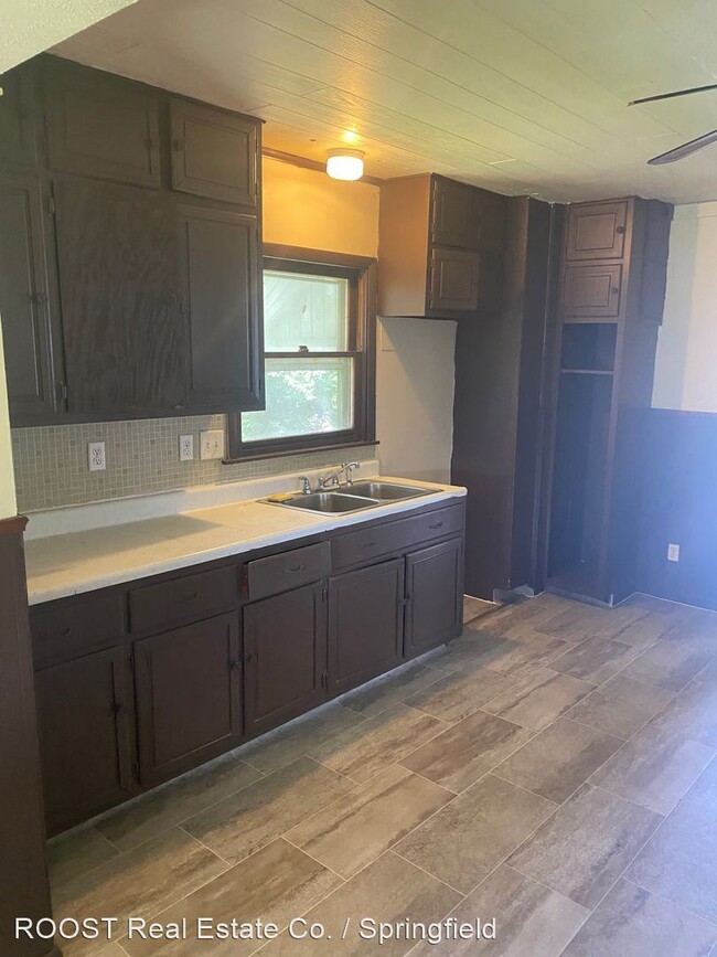 Building Photo - 3 br, 1 bath House - 2109 Columbus Ave