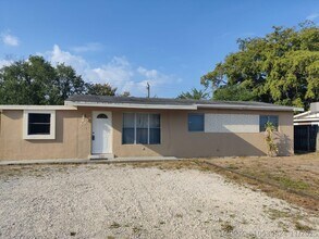 Building Photo - 6251 SW 41st St