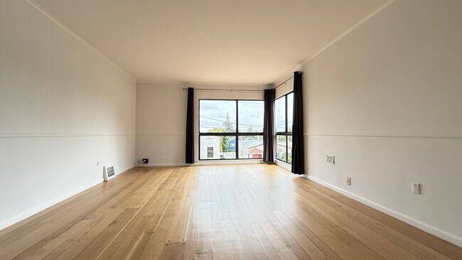 Foto del edificio - Redwood Heights Spanish Inspired Renovated...