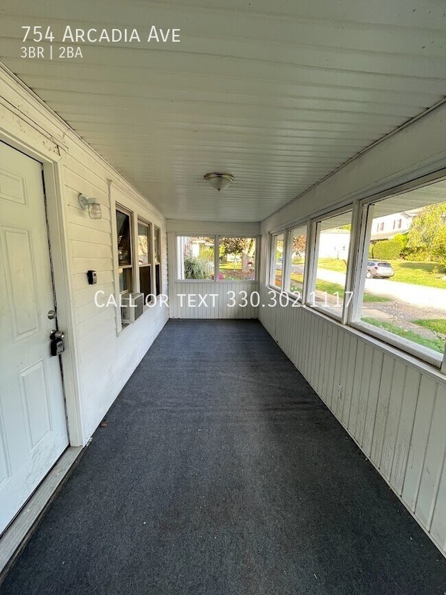 Building Photo - Three bedroom two bathroom home for rent