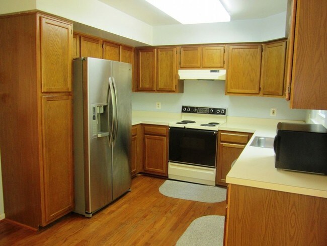 Foto del edificio - 8020 Green Valley Ln