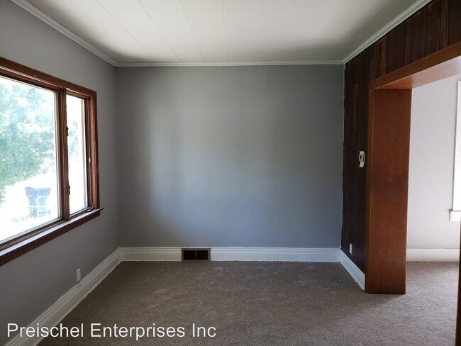 Foto del edificio - 5 br, 1 bath House - 132 Gilbert St