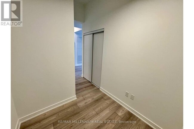 Building Photo - 1007 The Queensway