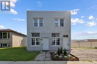 Building Photo - 1633 Lincoln Rd