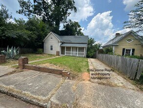 Building Photo - 634 Woolfolk St