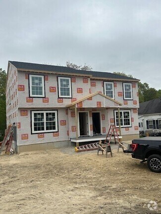 Building Photo - 51 School St