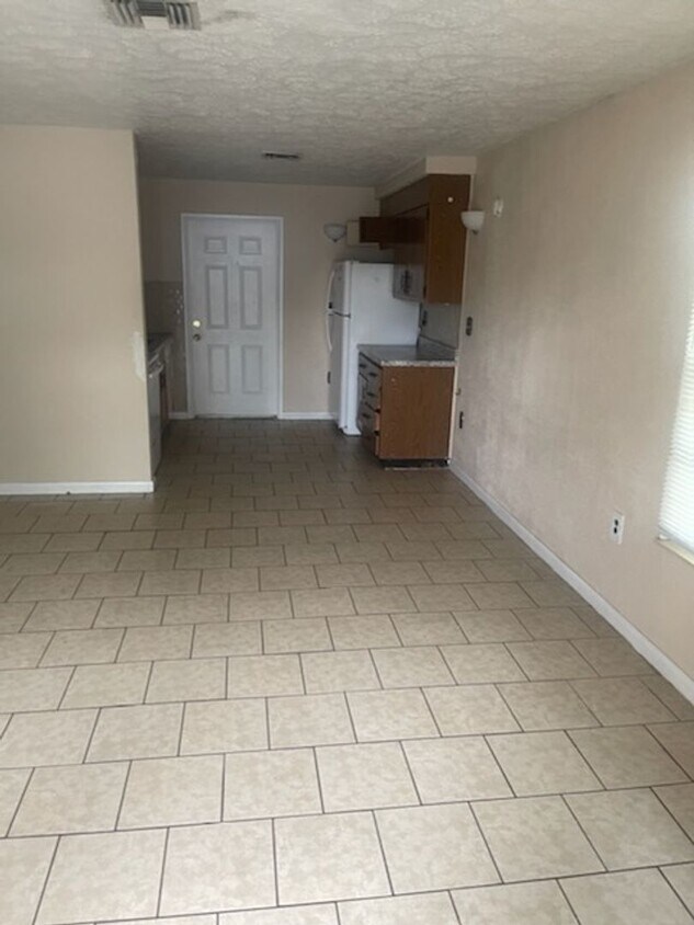 Foto principal - Two bedroom one bath - Ft Meade
