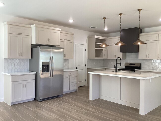 Foto del edificio - 601 Cata Dr