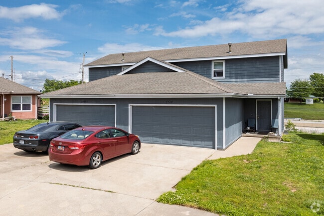 Building Photo - Glendale Place Duplexes