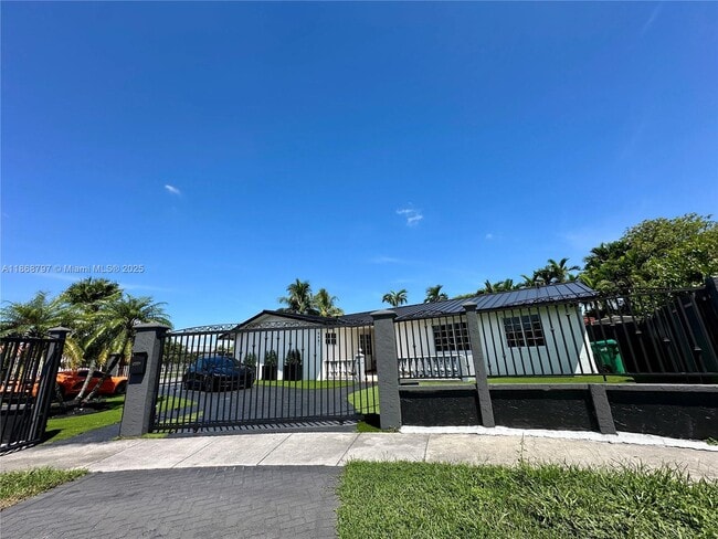 Building Photo - 9481 SW 10th St
