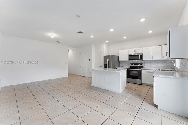 Foto del edificio - 1161 SW 6th Ct