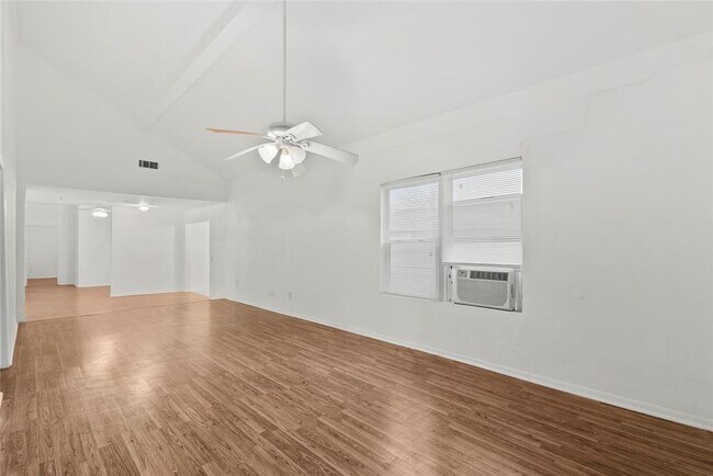 Building Photo - 3421 1st Ave S