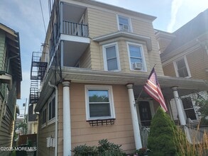 Building Photo - 122 Mt Hermon Way
