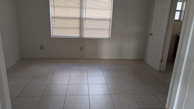 Building Photo - 2309 S Mills Ave