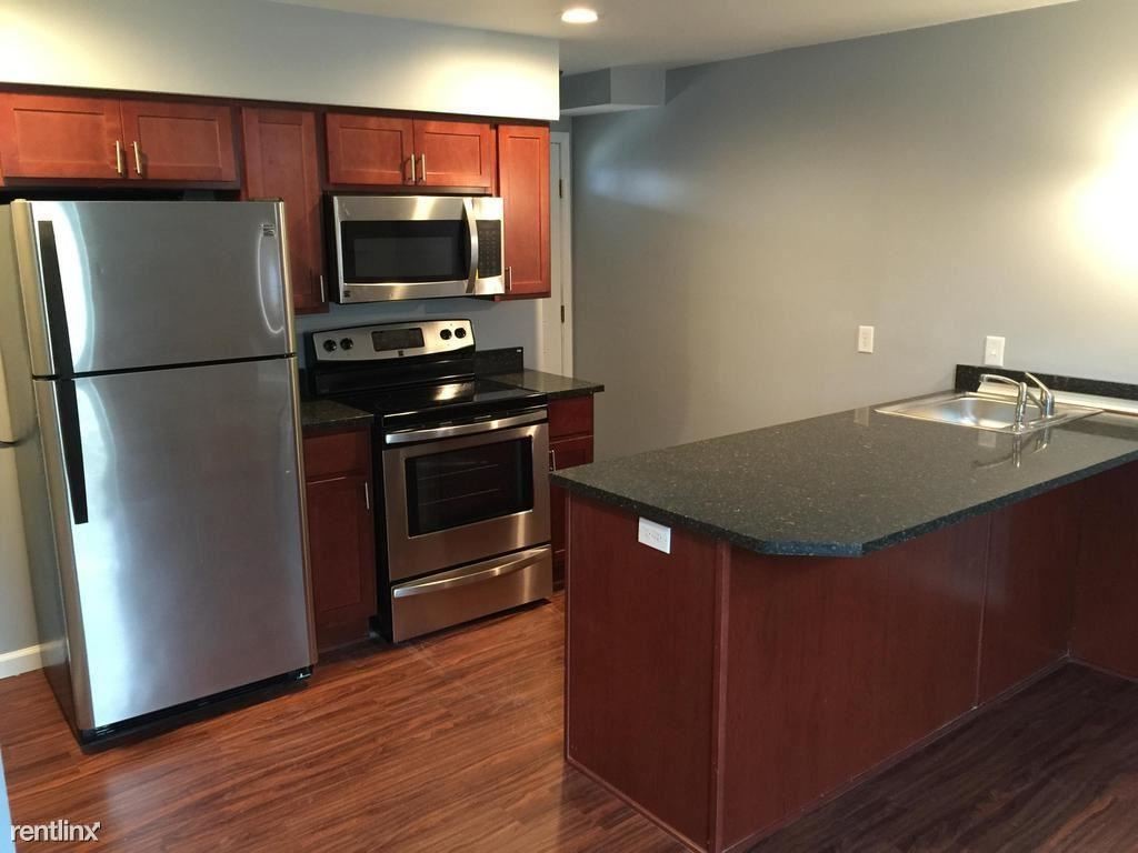 Primary Photo - 1 br, 1 bath Apartment - 109 N Main St