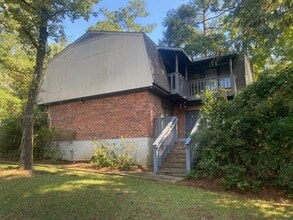 Building Photo - 2261 Claremont Ln