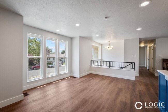 Building Photo - 844 E 2800 N