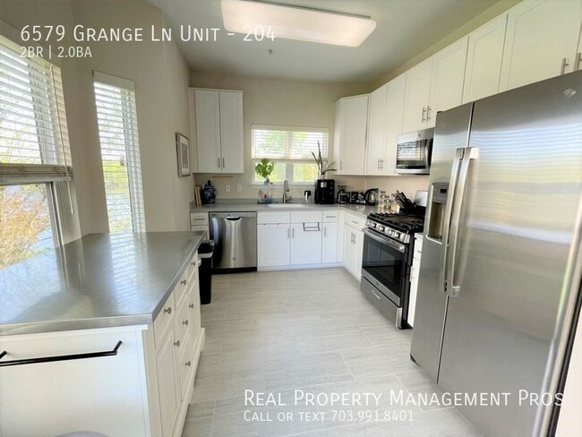 Building Photo - 6579 Grange Ln