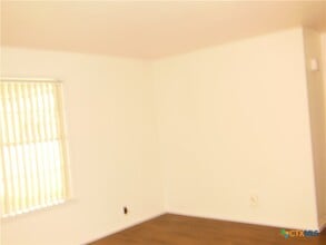 Building Photo - 1022 Clover Cir