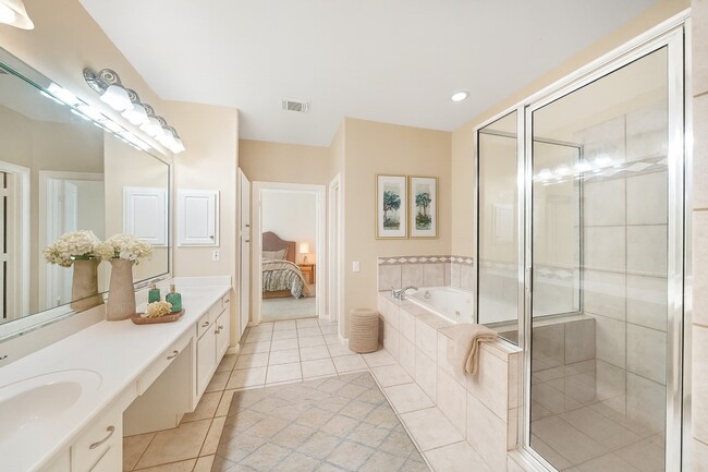 Building Photo - 2406 Calumet St