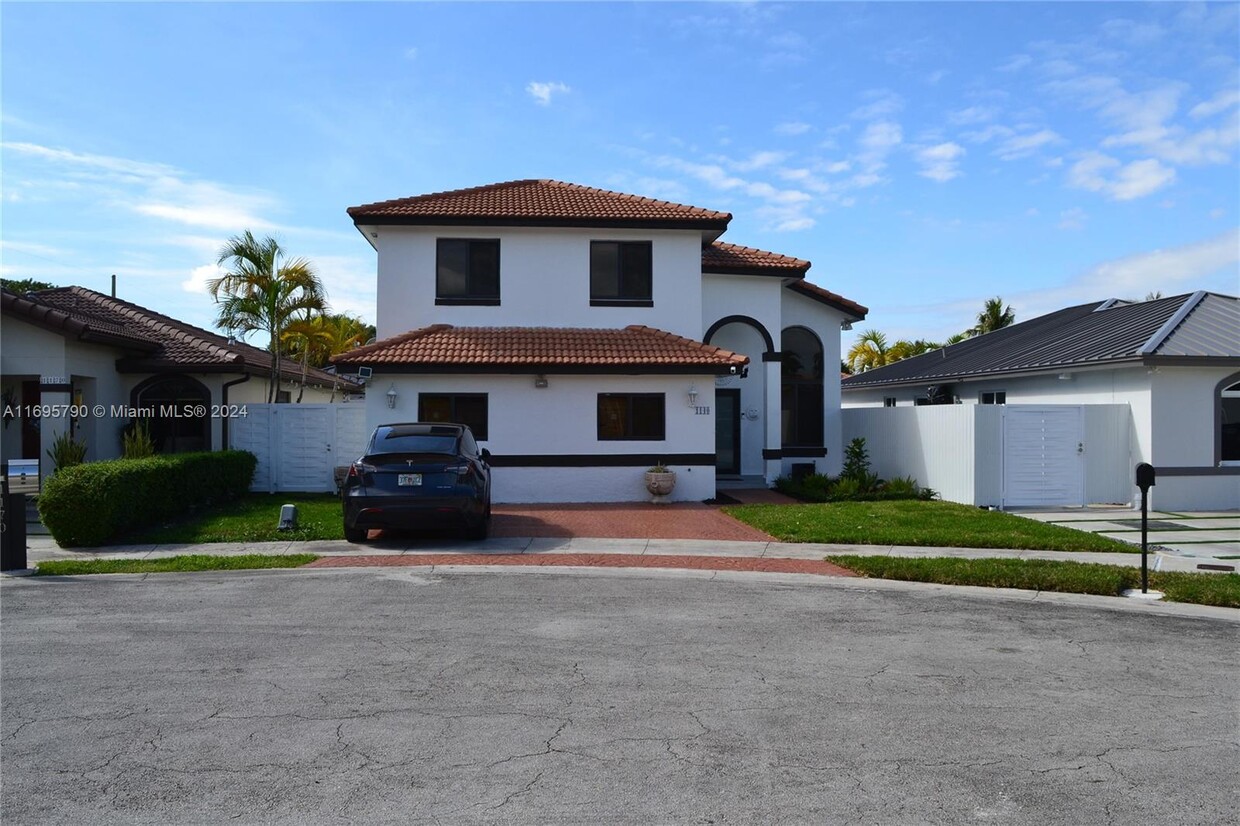 Foto principal - 1140 SW 85th Ct