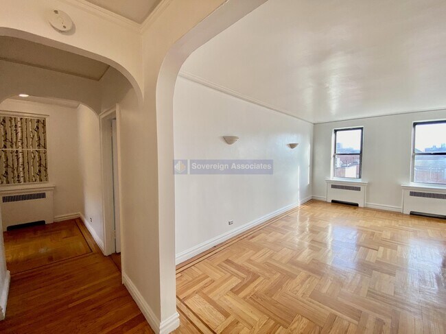 Building Photo - 116 Seaman Avenue