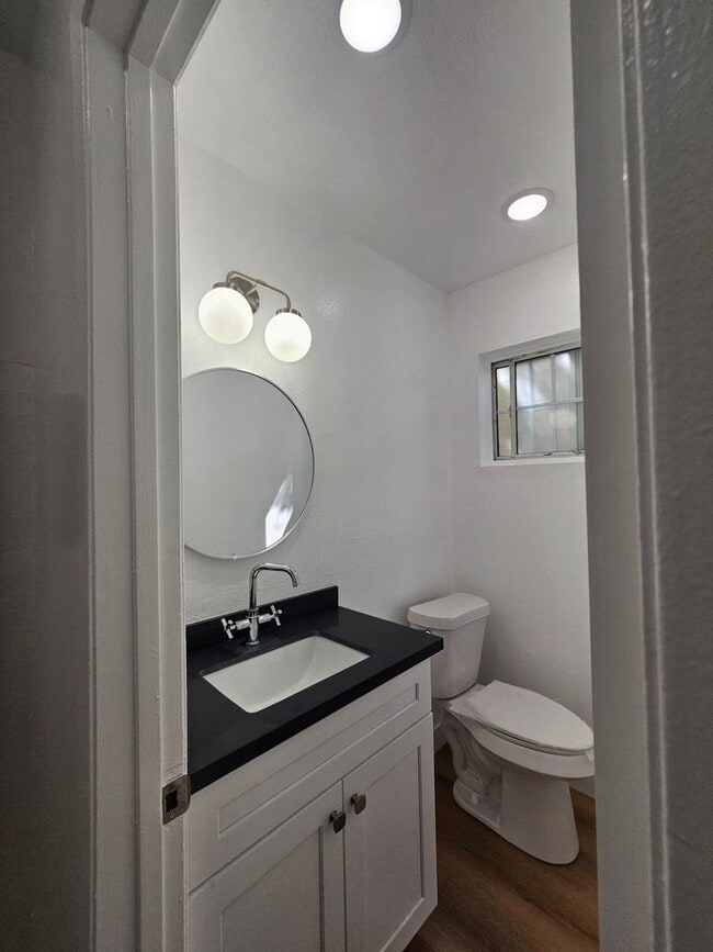 Foto del edificio - 245 E Ave 38