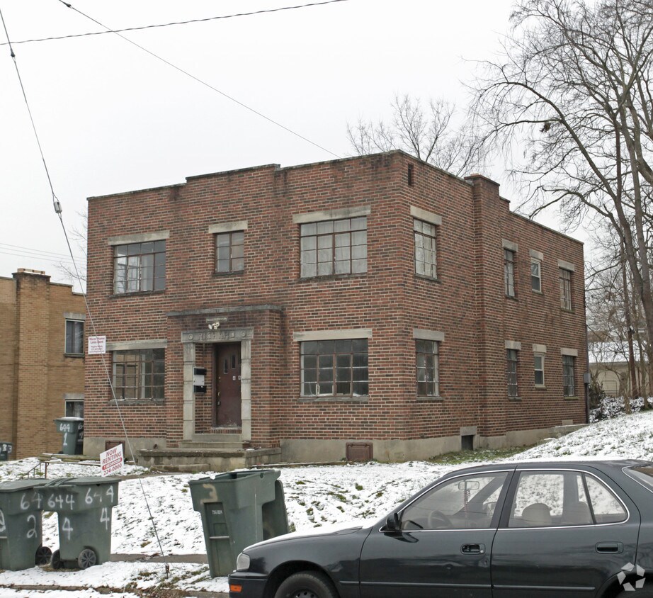 Building Photo - 644 Redwood Ave