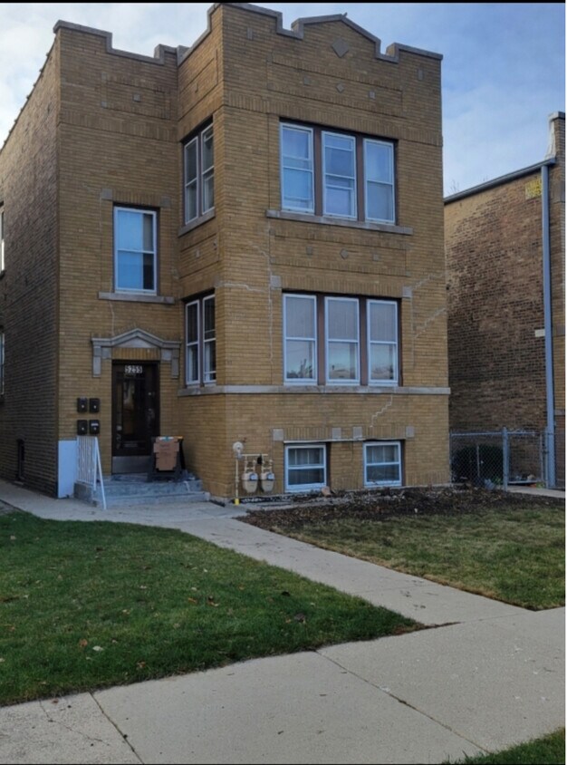 Foto principal - 5255 W Henderson St