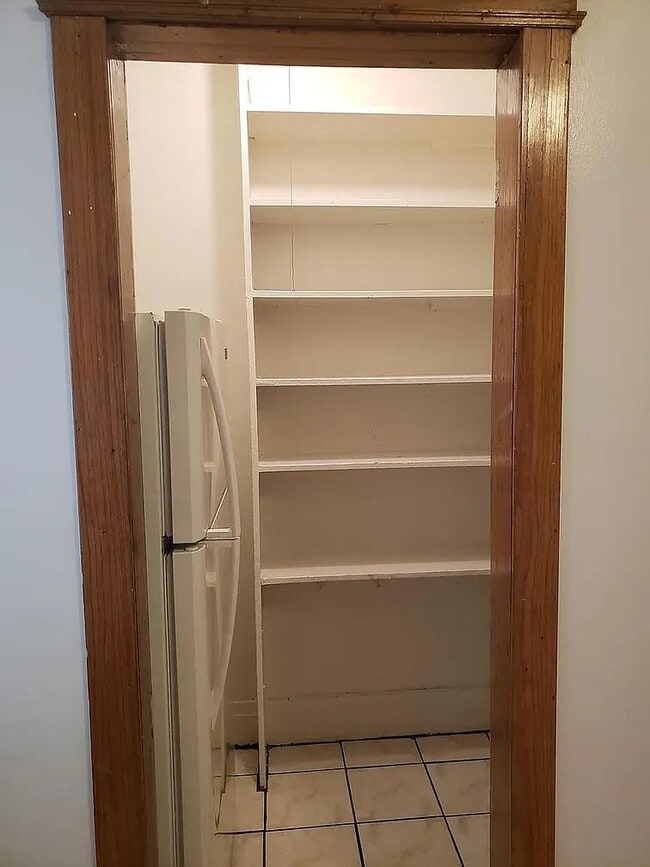 Building Photo - 5836 N Glenwood Ave