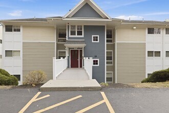 Building Photo - 26 Beacon St