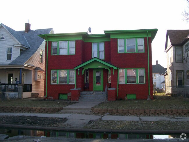 Building Photo - 3228 Elliot Ave
