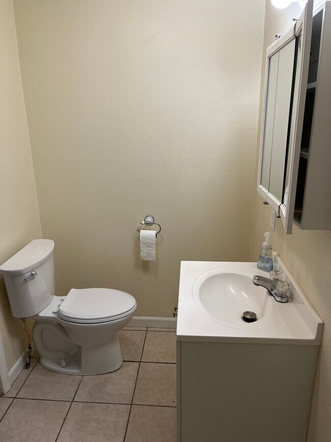 Foto del edificio - 305 Faye Ave