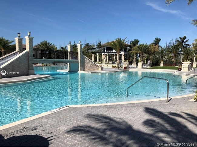 Building Photo - Great Condo unit in Doral