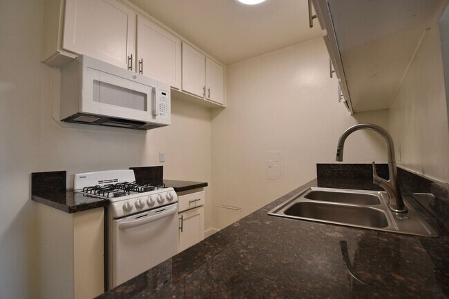 Building Photo - 12255