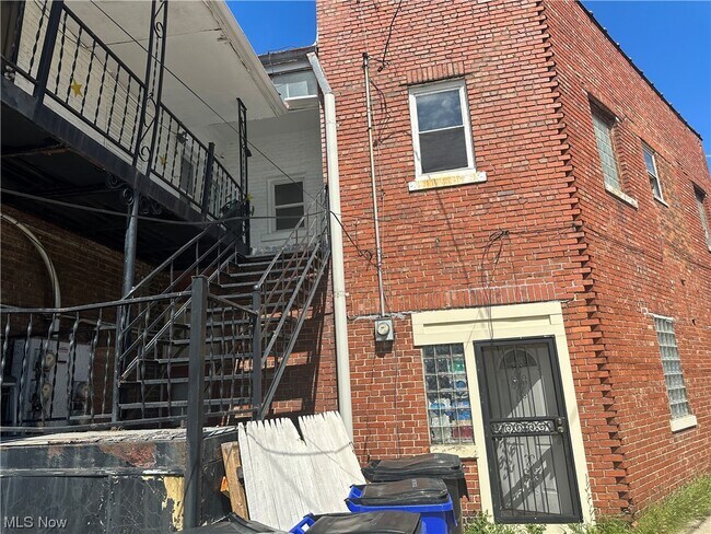 Building Photo - 15300 Waterloo Rd
