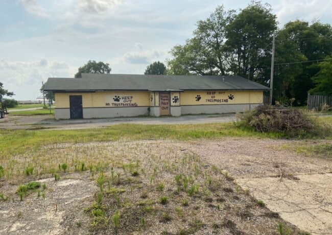 Building Photo - Commercial OR Residential! - $390 Month / $700 Down