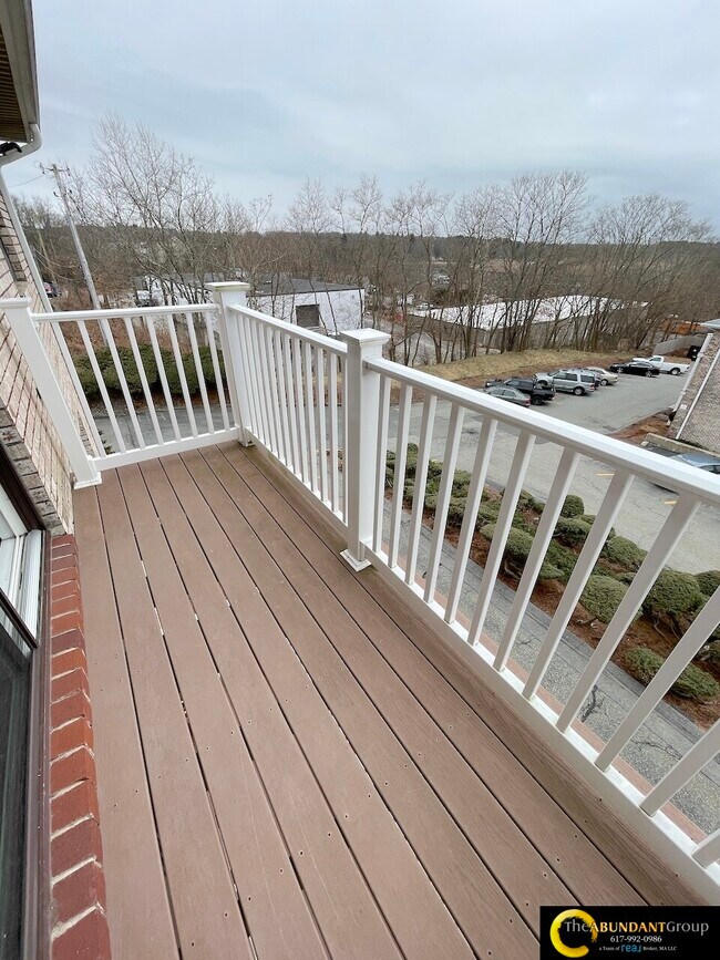 Building Photo - 24 Kenmar Dr