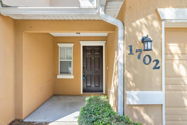 Building Photo - 2 bedroom in Jacksonville FL 32216