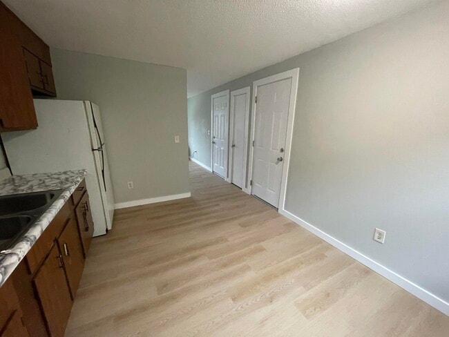 Building Photo - 17 Kingsley Ct