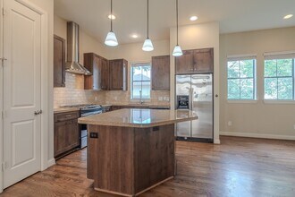 Building Photo - 5213 Eigel St