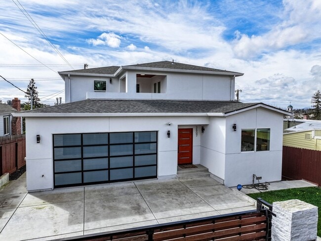 Building Photo - Stunning 4/3 in the Oakland Hills