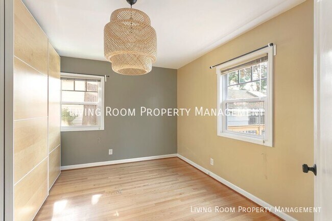 Building Photo - 7061 N. University-